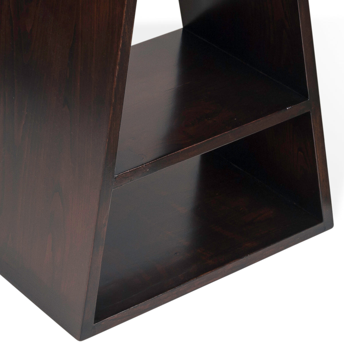 Bassa Console 01